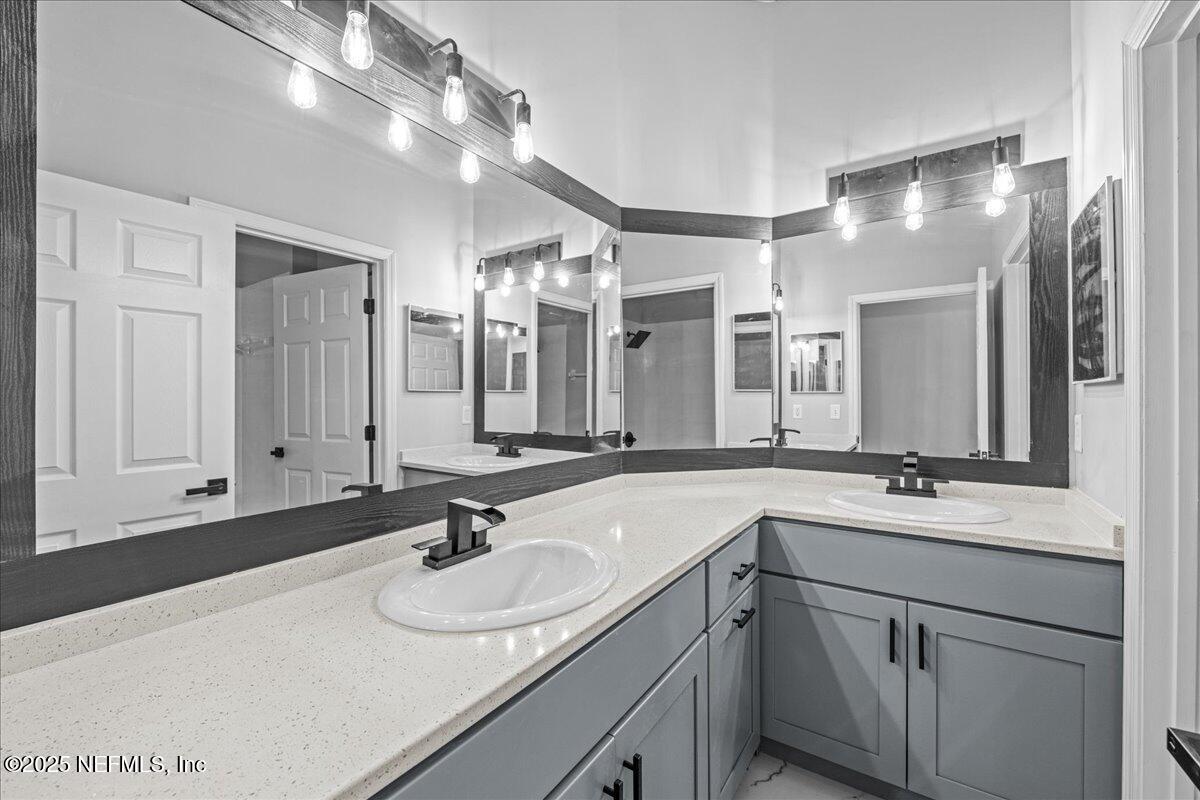 1560 Timber Trace Drive St. Augustine, FL 32092 - Photo 28 of 56 Primary Bath