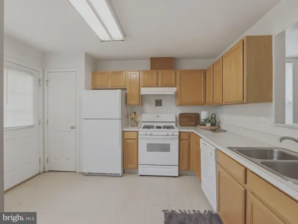 $298,000 | 907 Myrtle Avenue, Baltimore, MD 21201