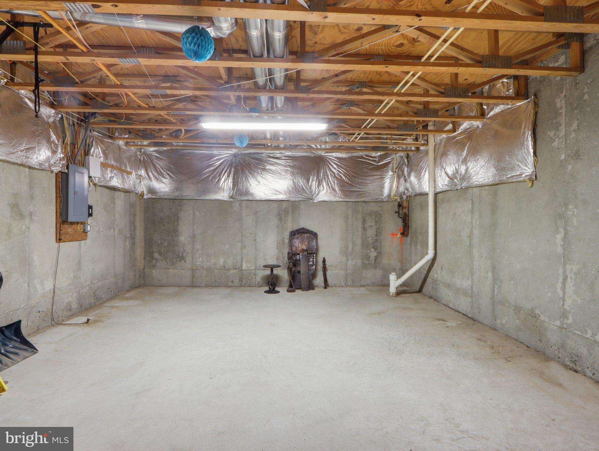 907 Myrtle Avenue Baltimore, MD 21201 - Photo 28 of 28 a view of empty room with windows