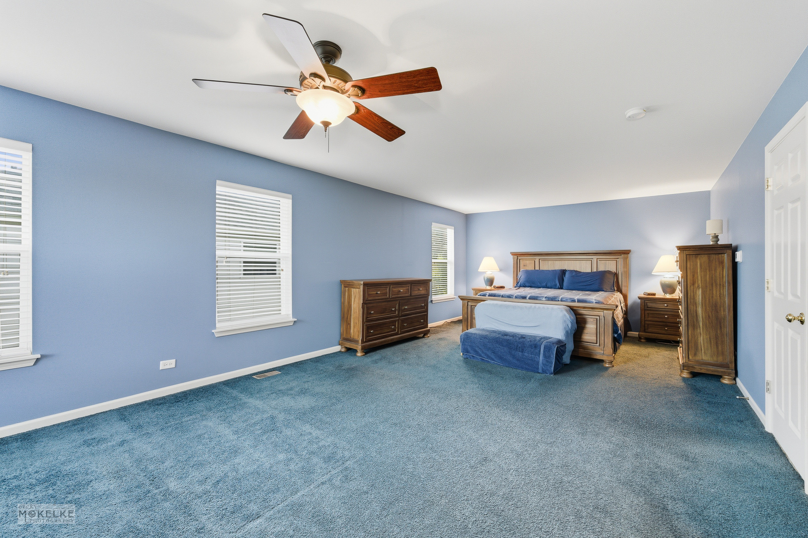 621 Mansfield Way Oswego, IL 60543 - Photo 15 of 37 a living room with furniture and a window