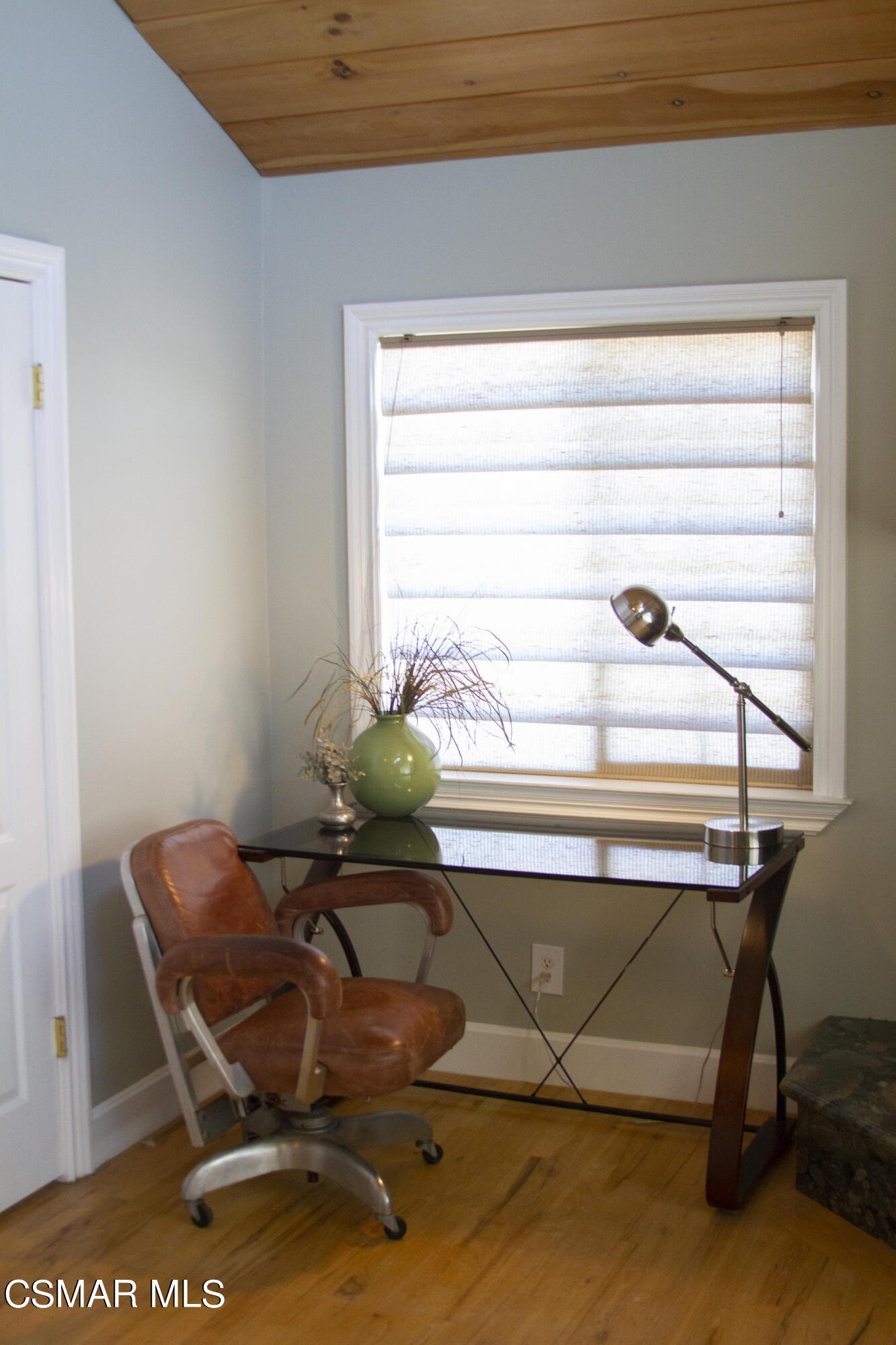 4608 Apricot Road Simi Valley, CA 93063 - Photo 29 of 37 a view of a workspace