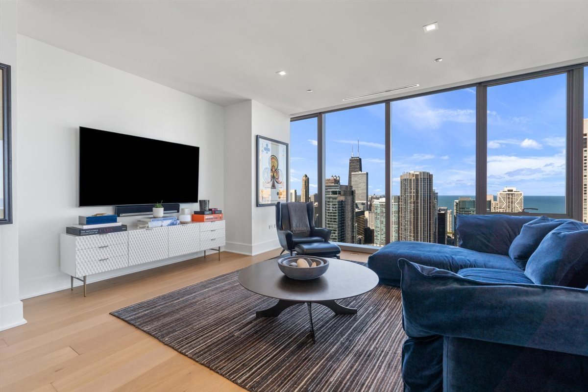 363 East Wacker Drive, Unit 4206 Chicago, IL 60601 - Photo 17 of 42