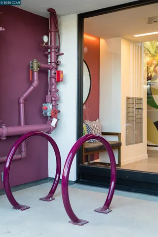 a view of livingroom with furniture