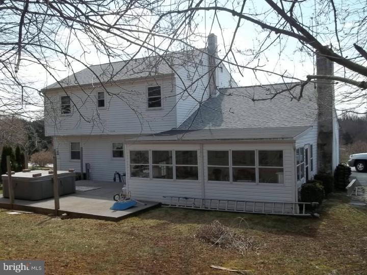 118 Locust Knoll Road Downingtown, PA 19335 - Photo 5 of 22 Exterior Back