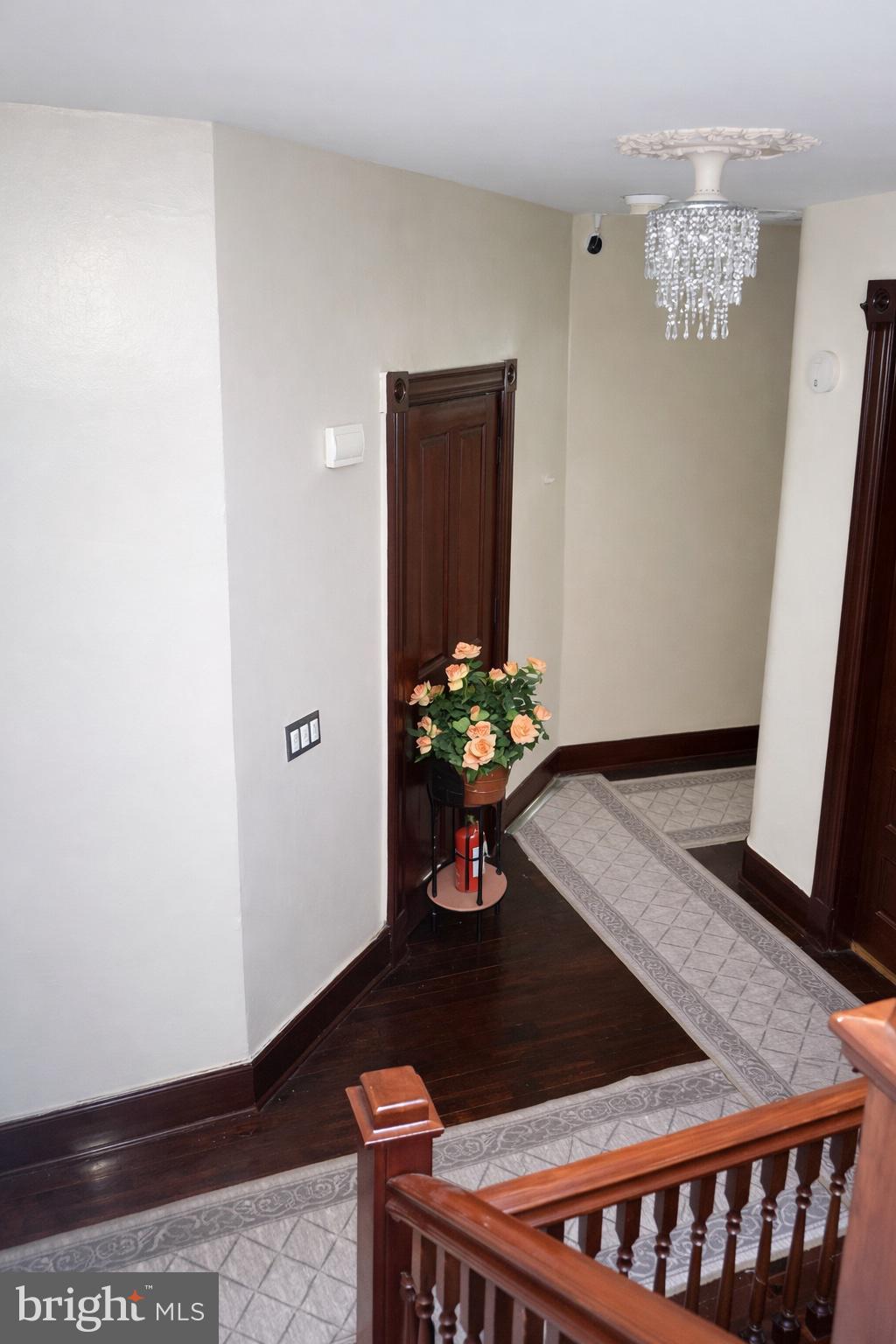 1122 Columbia Road Northwest Washington, DC 20009 - Photo 17 of 42 Second level hall