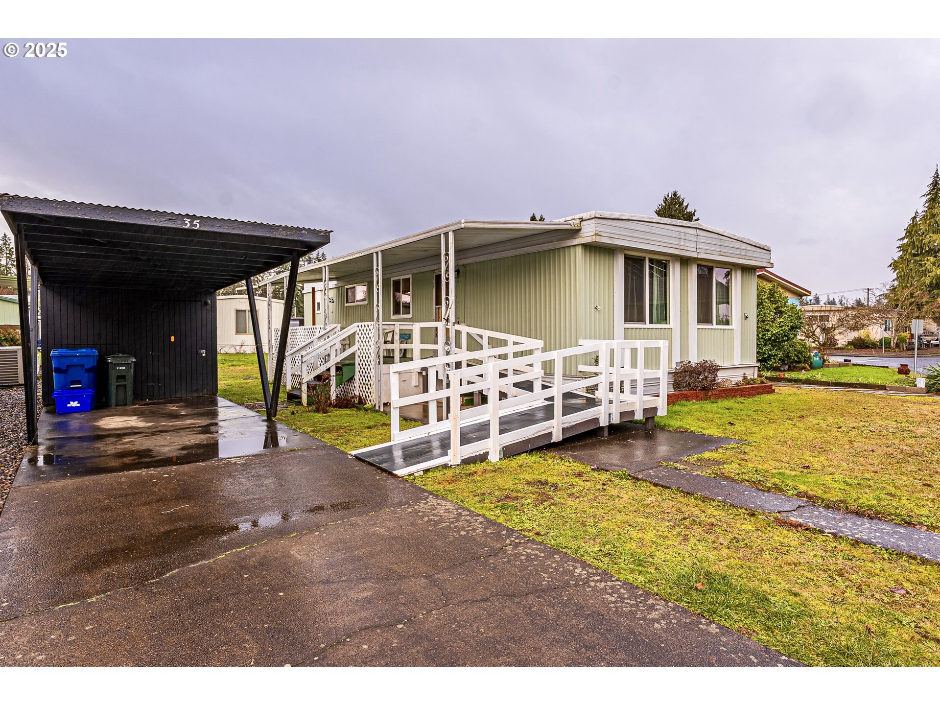 205 South 54th Street, Unit 35 Springfield, OR 97478 - Photo 2 of 21 Gallery Image 2