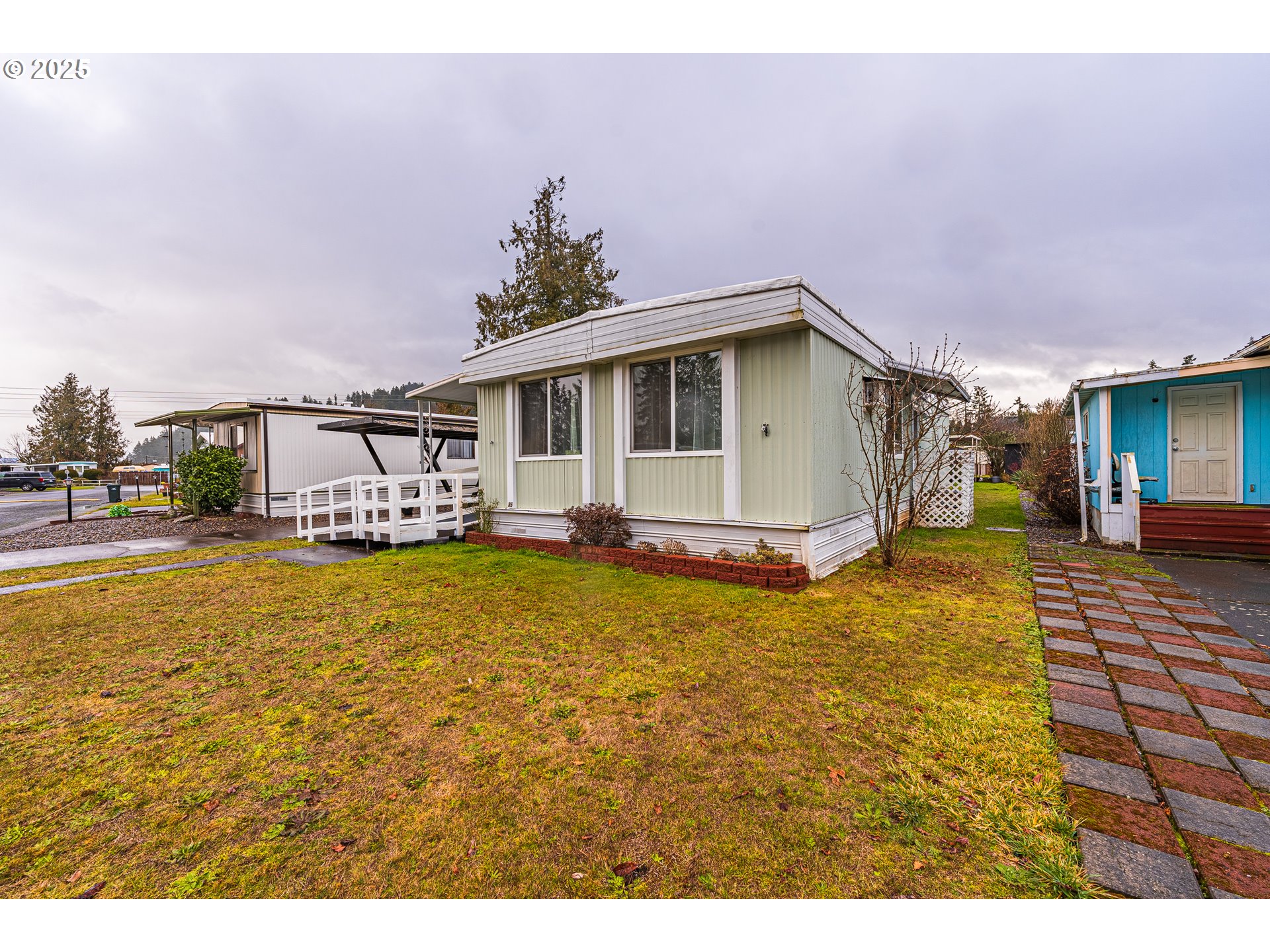 205 South 54th Street, Unit 35 Springfield, OR 97478 - Photo 3 of 21 Gallery Image 3
