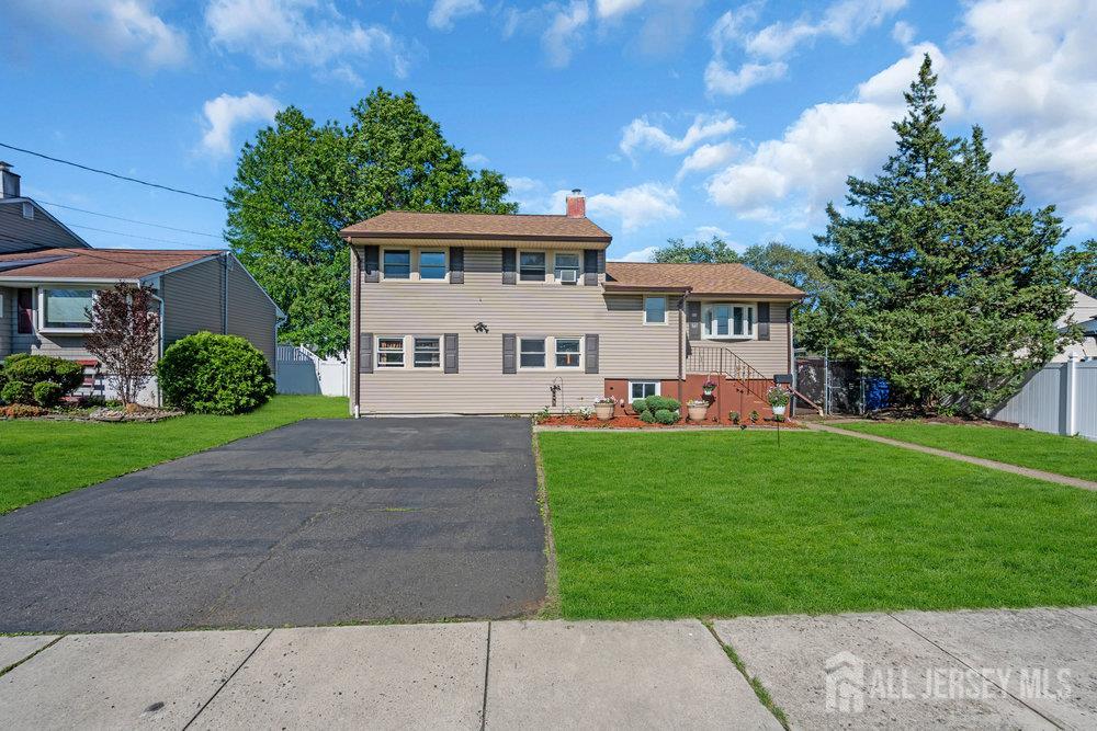 73 Webb Drive Fords, NJ 08863 - Photo 4 of 65