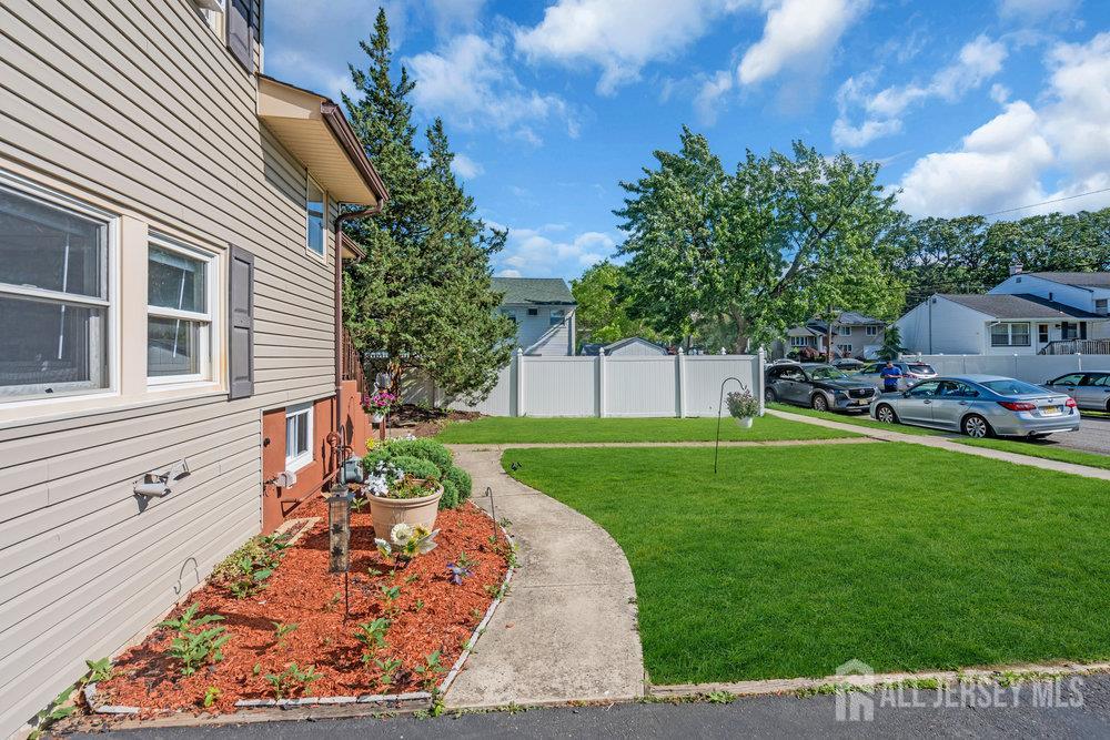 73 Webb Drive Fords, NJ 08863 - Photo 8 of 65