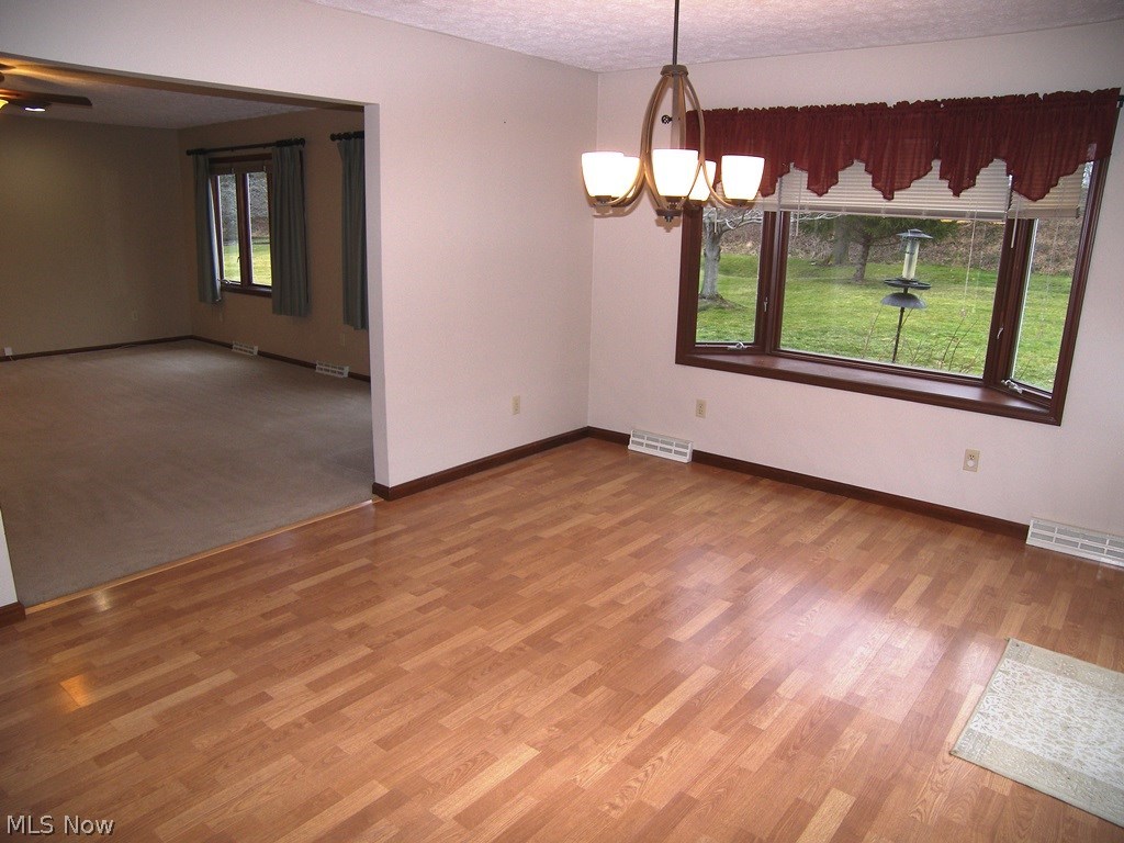 32105 Arthur Road Solon, OH 44139 - Photo 4 of 22 Dining Room