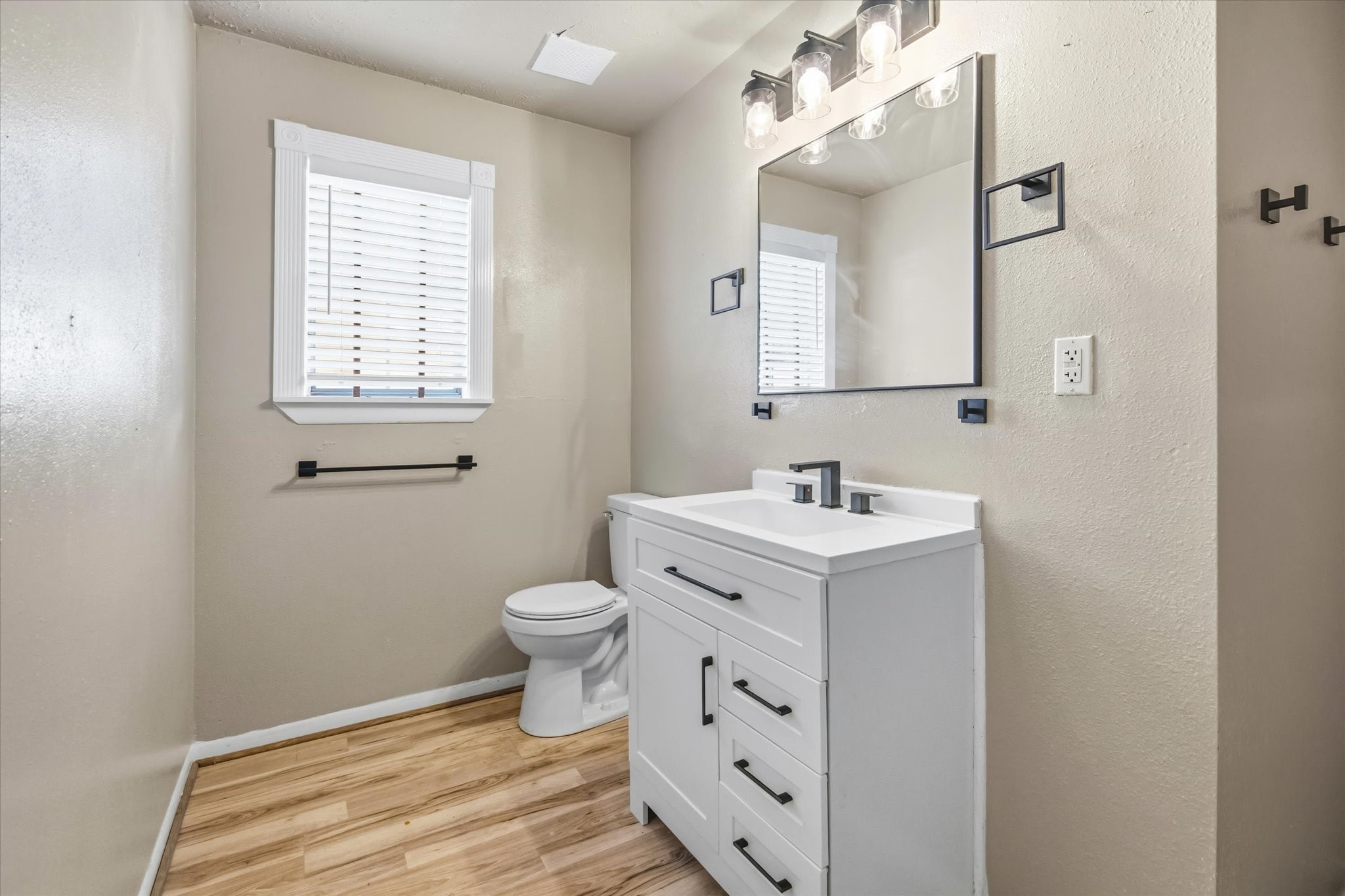 5418 Pershing Street Houston, TX 77033 - Photo 27 of 36