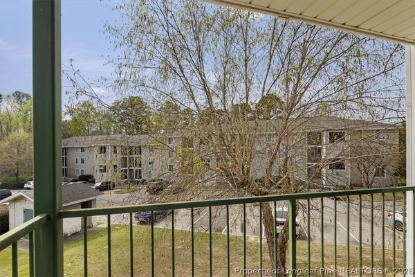 view of bathroom with tub