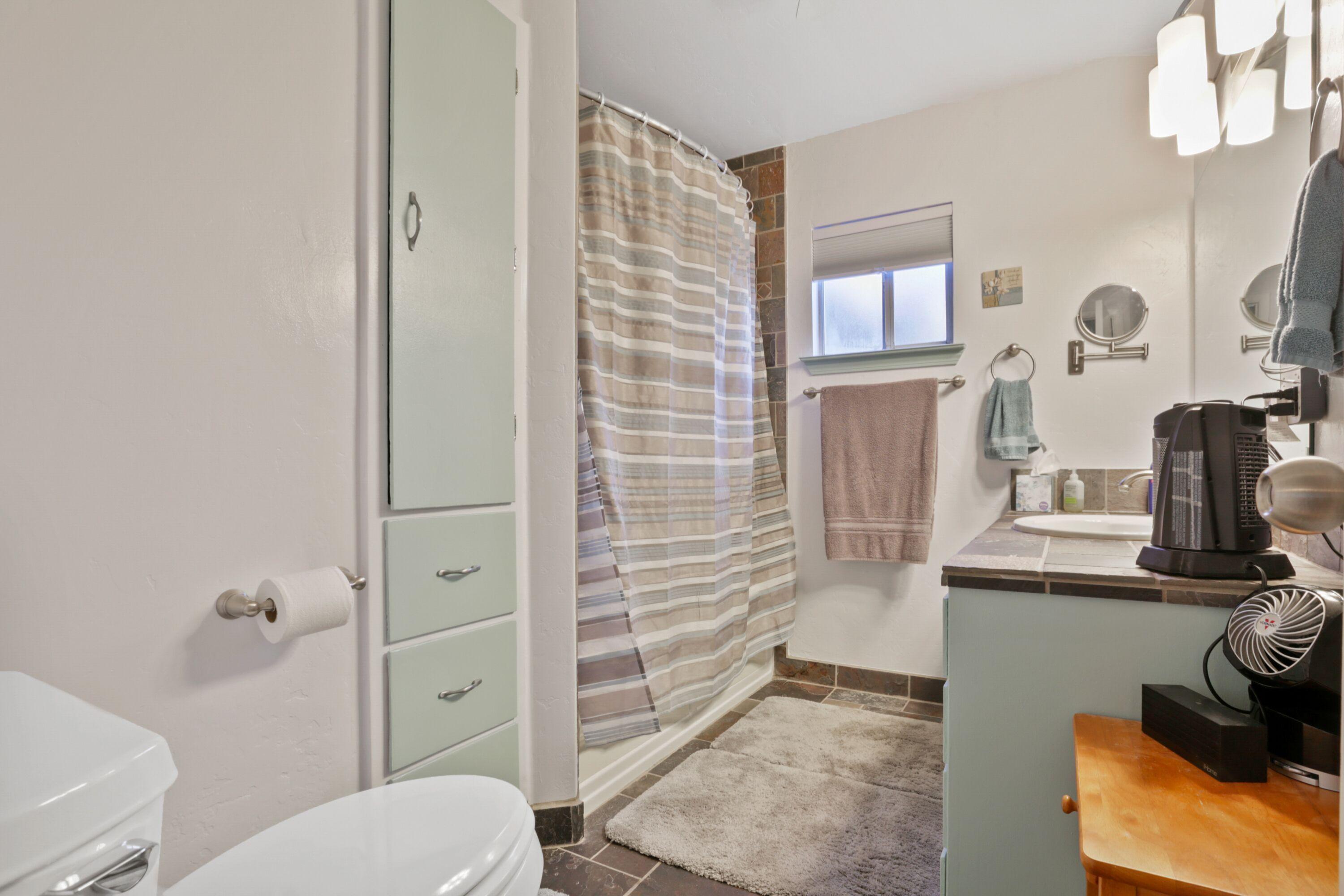 307 Channing Way Exeter, CA 93221 - Photo 7 of 24 8