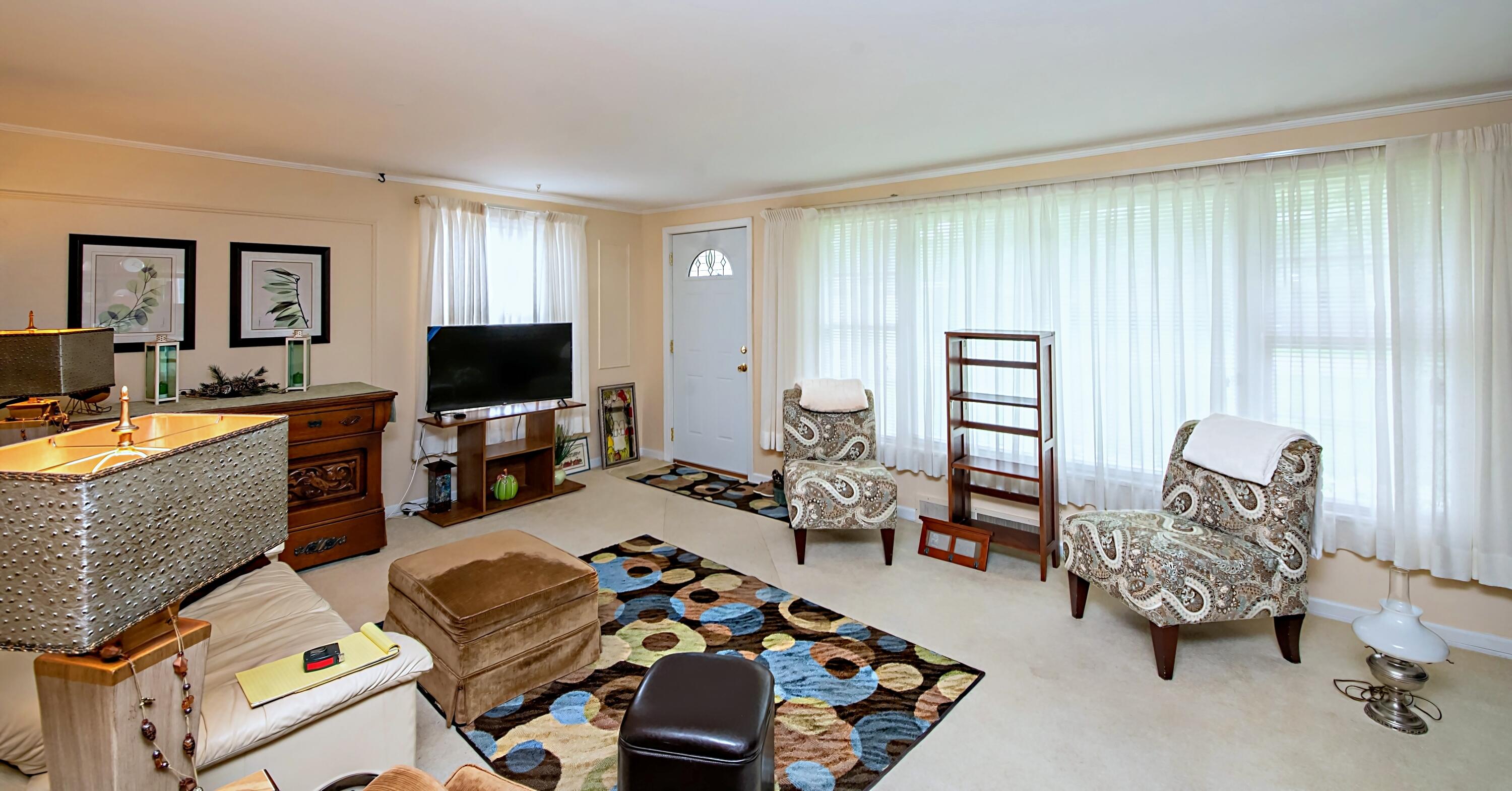 1573 Hadley Road Benton Harbor, MI 49022 - Photo 7 of 34 DSC09843_