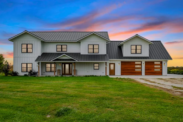 $765,000 | 2183 Waterview Lane, Lansing, IA 52151