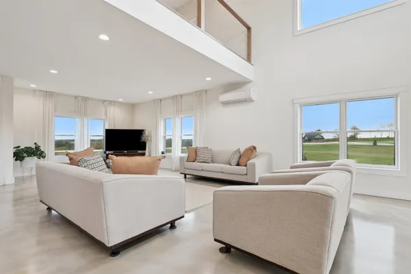 $765,000 | 2183 Waterview Lane, Lansing, IA 52151