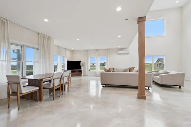 $765,000 | 2183 Waterview Lane, Lansing, IA 52151