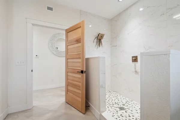 $765,000 | 2183 Waterview Lane, Lansing, IA 52151