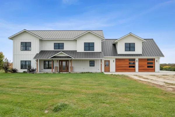 $765,000 | 2183 Waterview Lane, Lansing, IA 52151