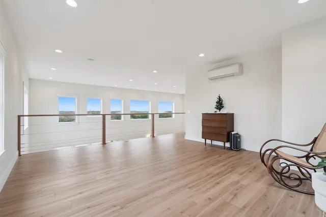 $765,000 | 2183 Waterview Lane, Lansing, IA 52151