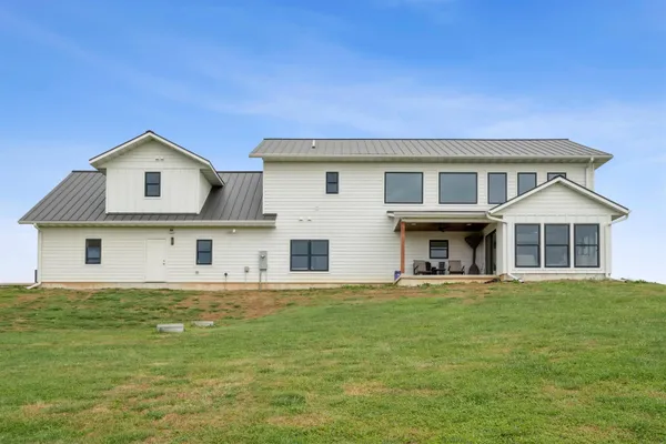 $765,000 | 2183 Waterview Lane, Lansing, IA 52151
