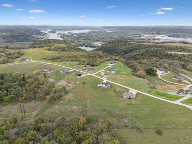 $765,000 | 2183 Waterview Lane, Lansing, IA 52151