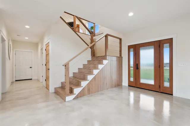 $765,000 | 2183 Waterview Lane, Lansing, IA 52151