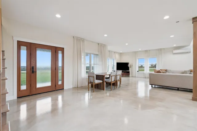 $765,000 | 2183 Waterview Lane, Lansing, IA 52151