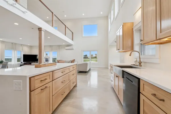 $765,000 | 2183 Waterview Lane, Lansing, IA 52151