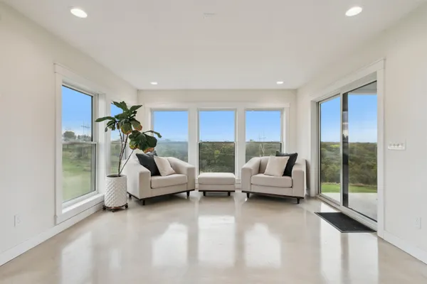 $765,000 | 2183 Waterview Lane, Lansing, IA 52151