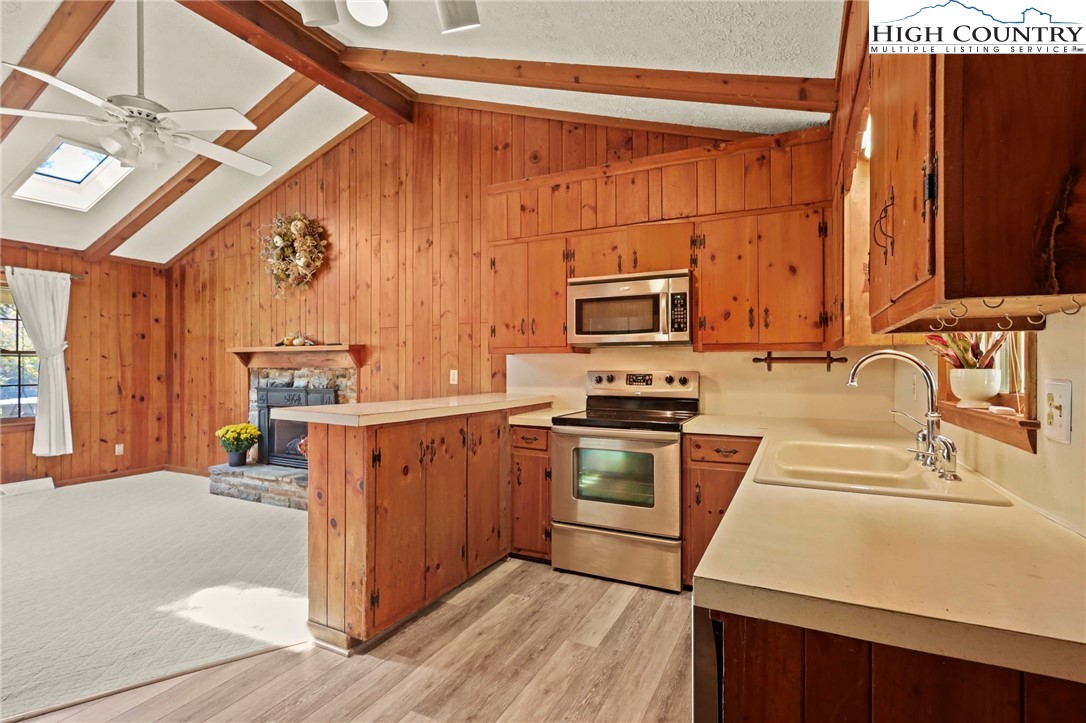 455 Boulder Gardens Road Banner Elk, NC 28604 - Photo 15 of 36