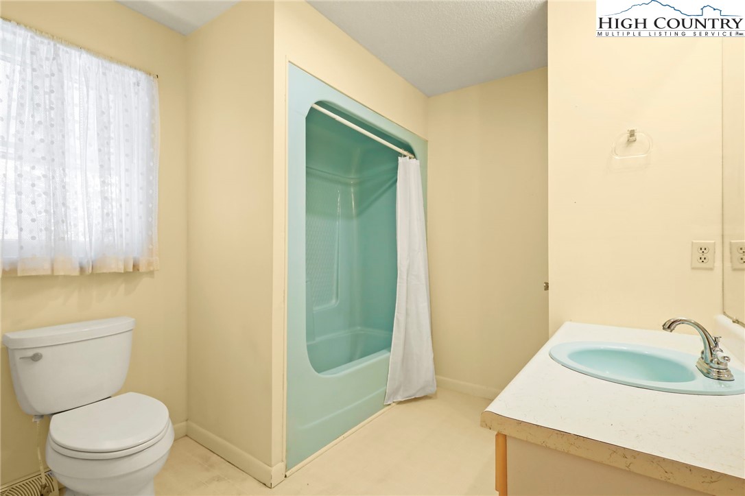 455 Boulder Gardens Road Banner Elk, NC 28604 - Photo 23 of 36