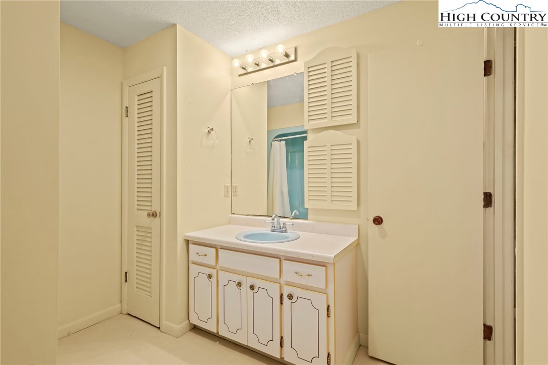 455 Boulder Gardens Road Banner Elk, NC 28604 - Photo 24 of 36