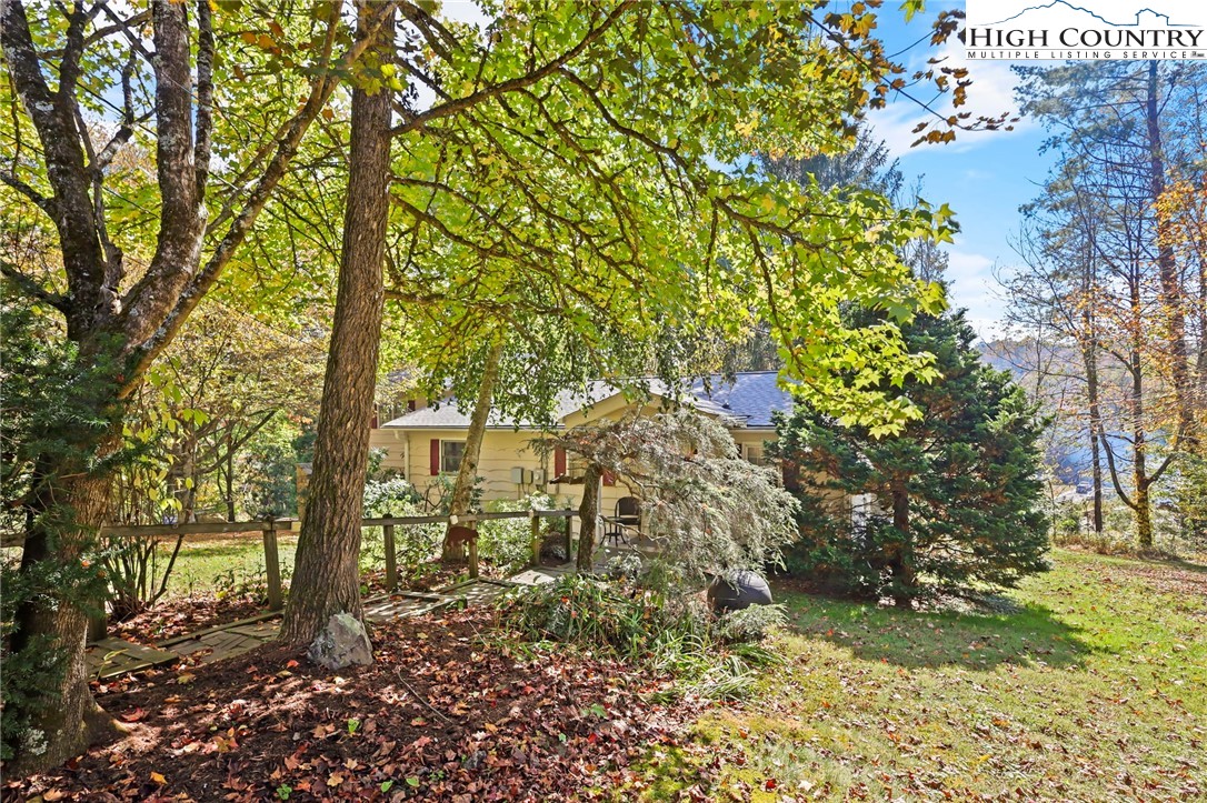 455 Boulder Gardens Road Banner Elk, NC 28604 - Photo 4 of 36