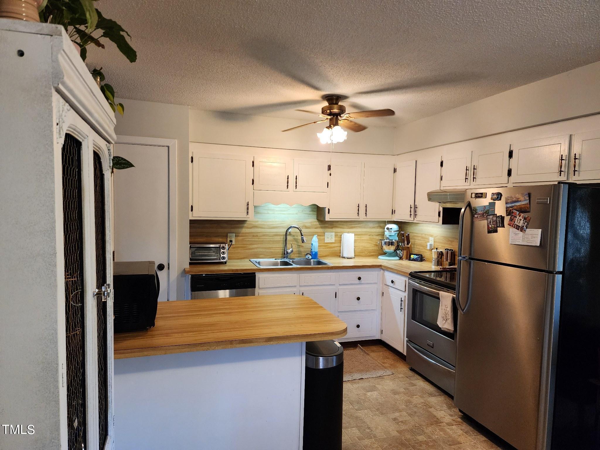 416 Bethlehem Road Knightdale, NC 27545 - Photo 6 of 14 Kitchen