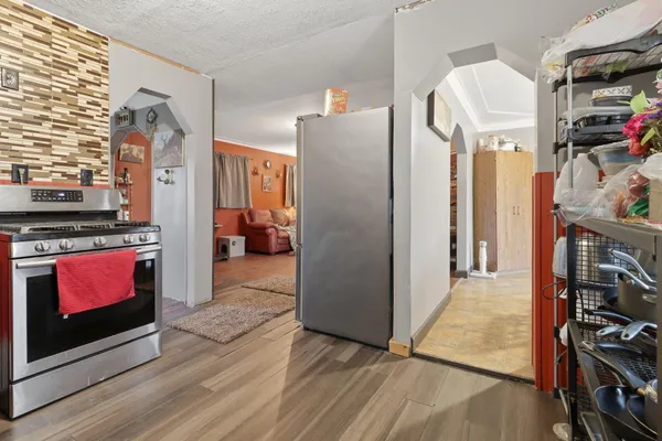 $179,000 | 1611 Weymouth Street, West Bloomfield, MI 48324