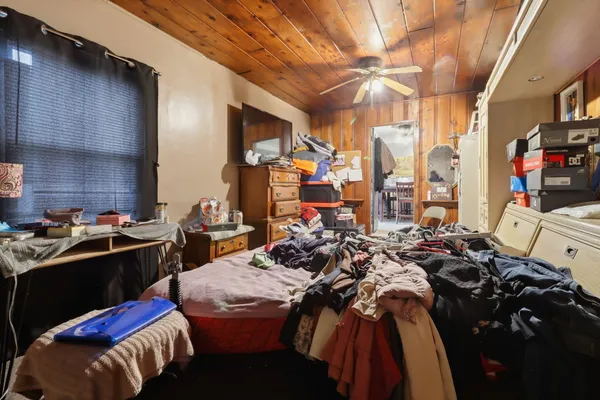 $179,000 | 1611 Weymouth Street, West Bloomfield, MI 48324