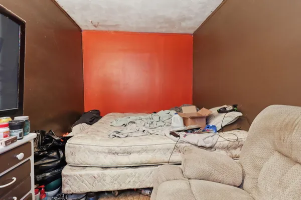 $179,000 | 1611 Weymouth Street, West Bloomfield, MI 48324