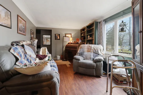 $179,000 | 1611 Weymouth Street, West Bloomfield, MI 48324