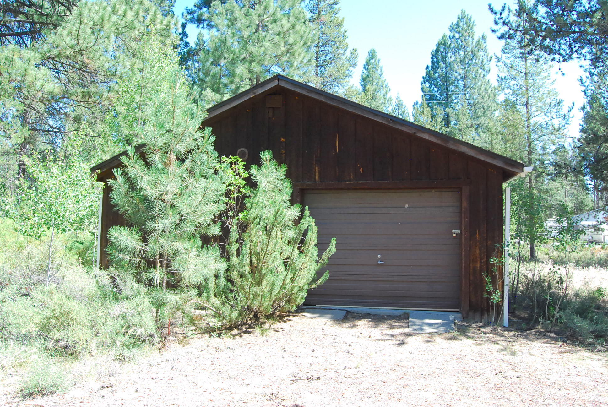 51594 Ash Road La Pine, OR 97739 - Photo 23 of 30 24 x 24 Garage