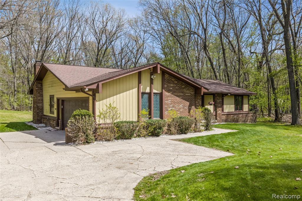 9730 Gibbs Road Clarkston, MI 48348 - Photo 28 of 39