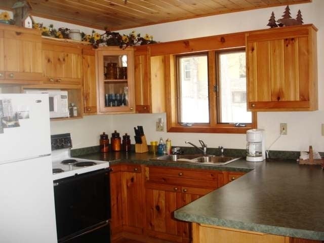 1874 Meta Lake Road Eagle River, WI 54521 - Photo 4 of 14 Gallery Image 4