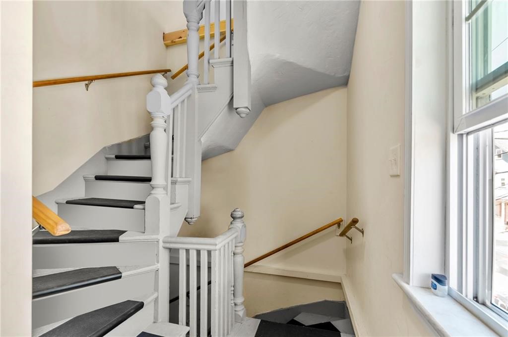 114 Althea Street Providence, RI 02907 - Photo 16 of 37