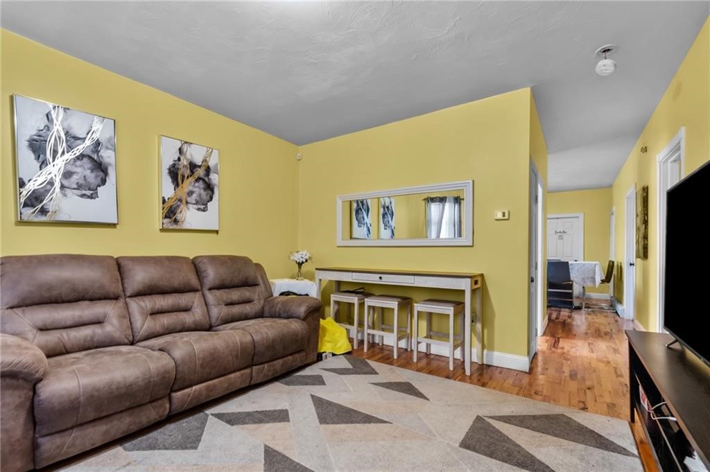 114 Althea Street Providence, RI 02907 - Photo 5 of 37