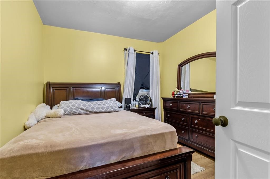 114 Althea Street Providence, RI 02907 - Photo 8 of 37