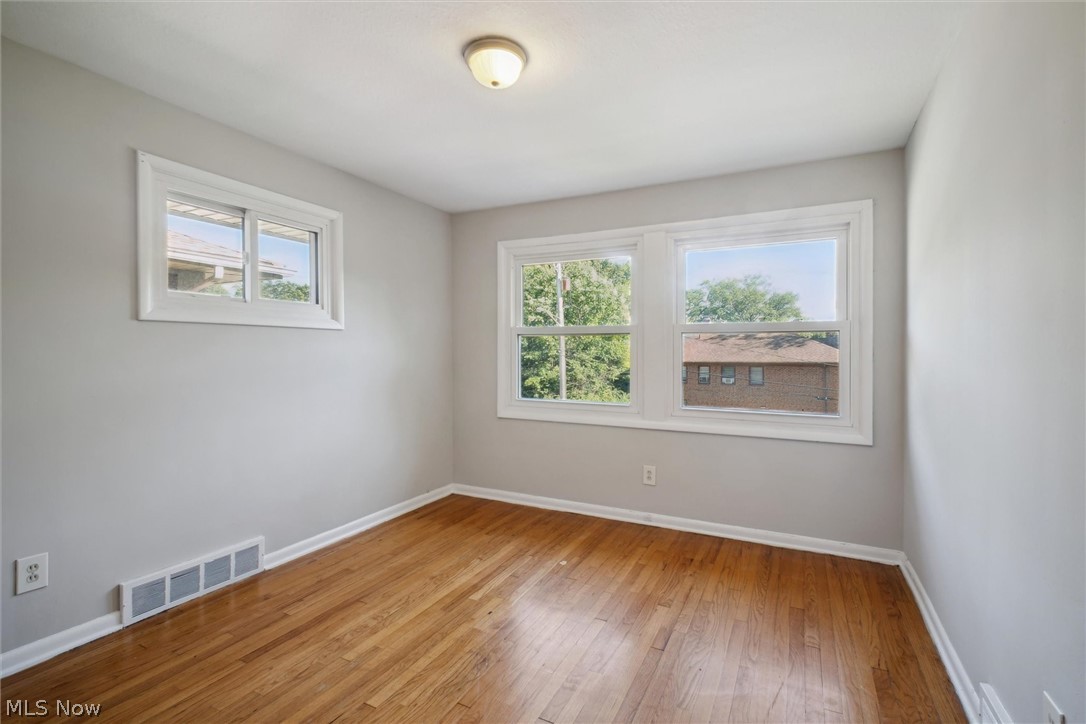 3713 Hillbrook Road Cleveland, OH 44118 - Photo 9 of 22