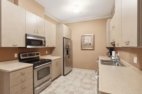 $499,900 | 555 Oak Ridge Place, Unit 150, Hopkins, MN 55305
