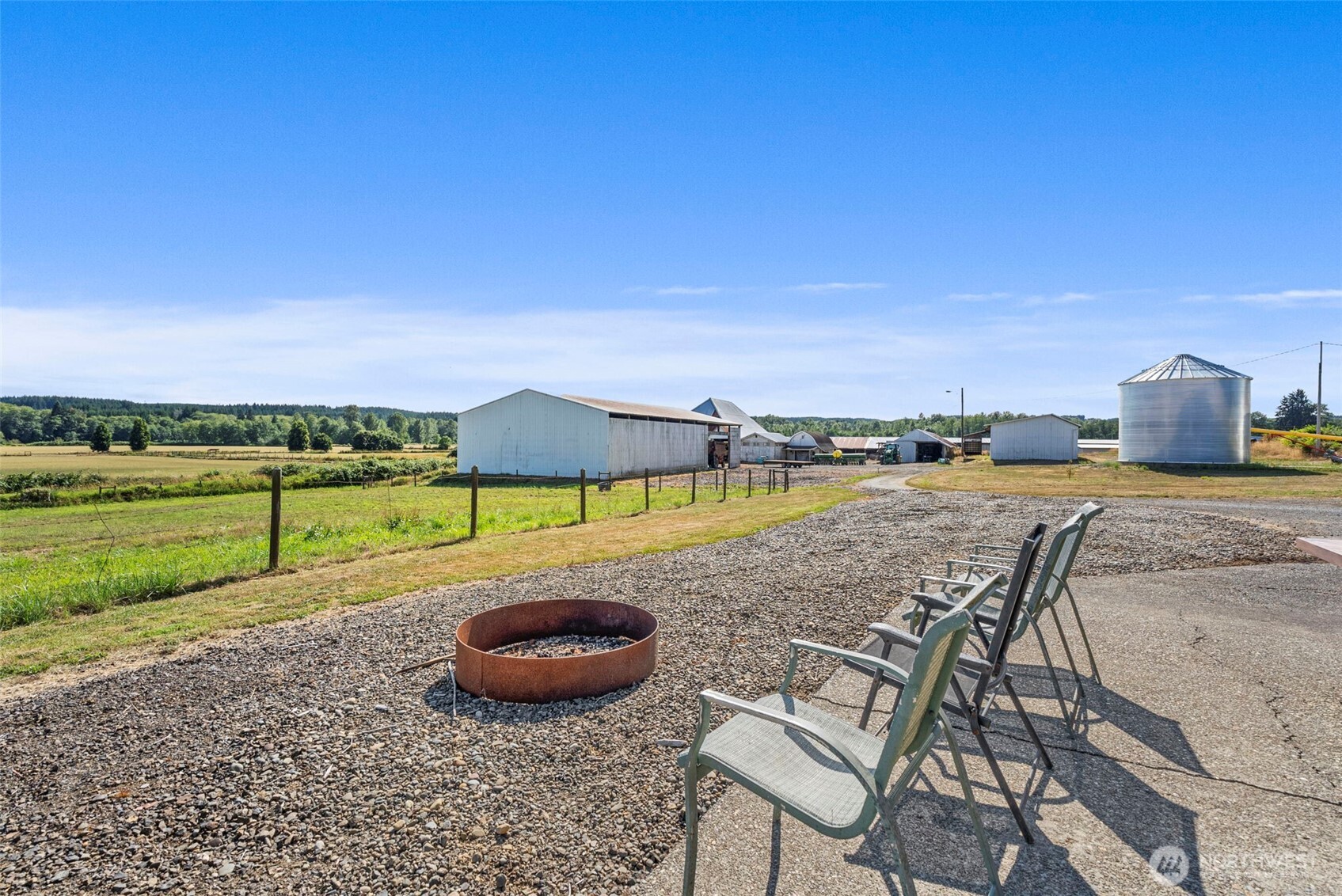 627 Wynoochee Valley Road Montesano, WA 98563 - Photo 36 of 40 a view of a swimming pool and lounge chairs