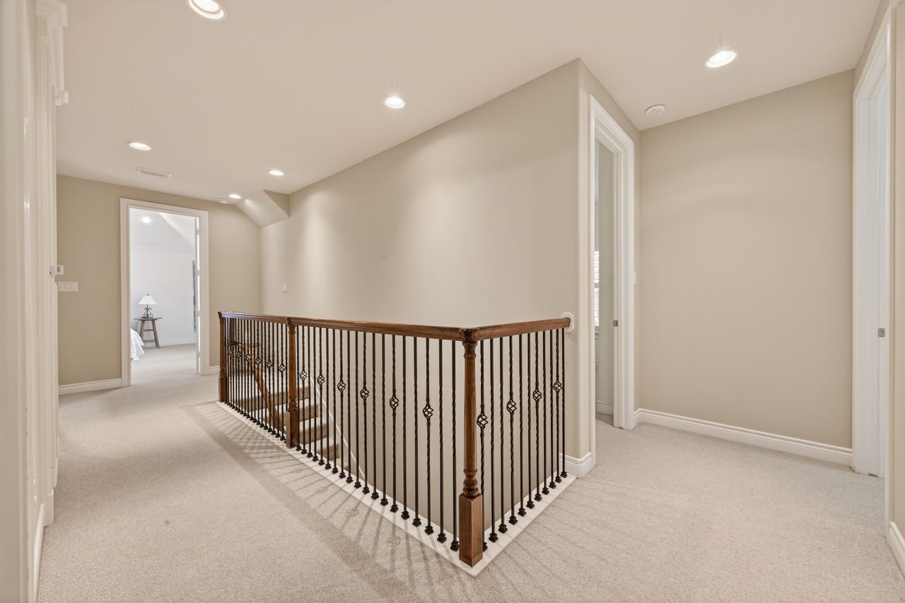 10932 Lasso Lane Houston, TX 77079 - Photo 21 of 38 a view of a hallway