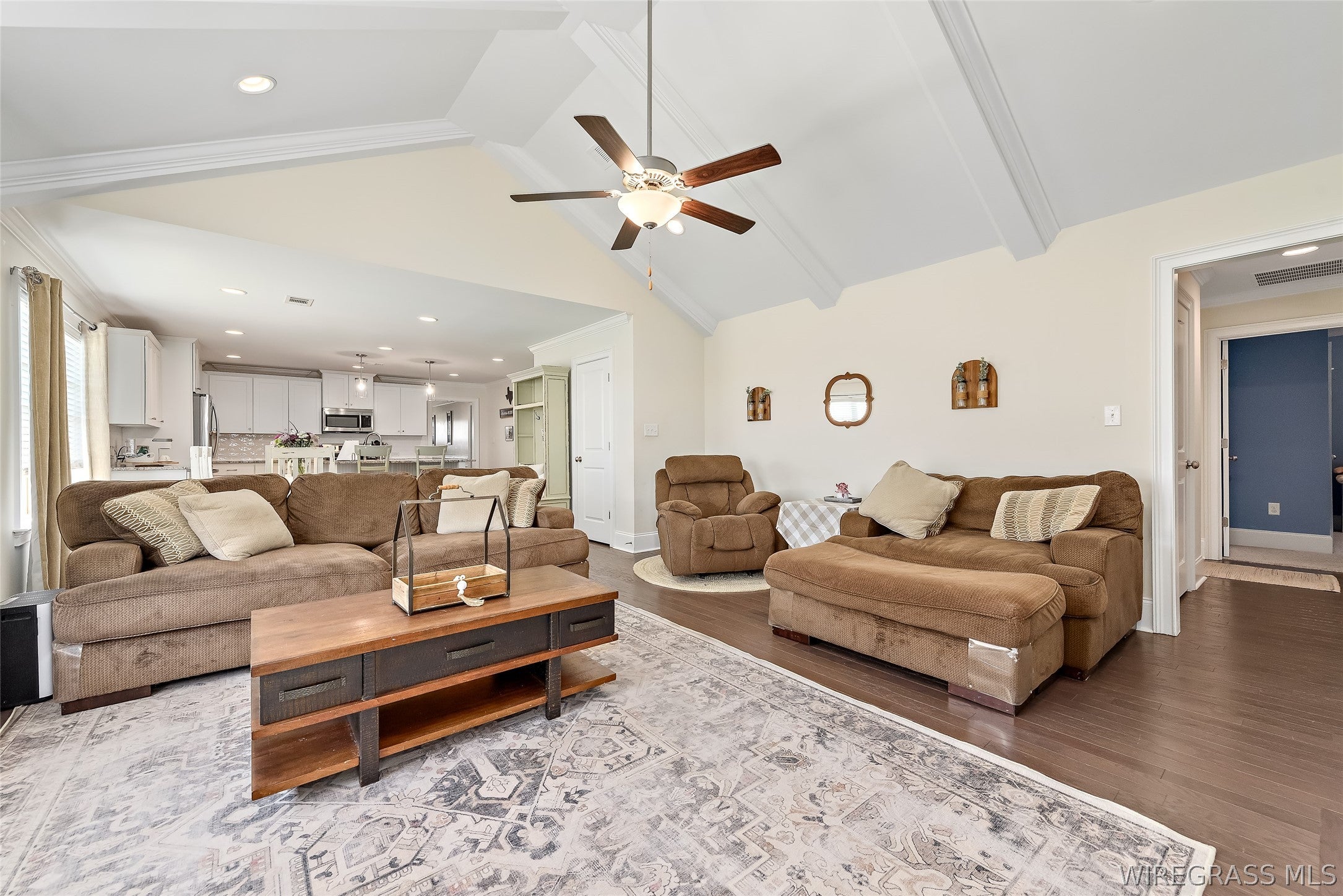 271 Sandbed Road Newton, AL 36352 - Photo 17 of 33 Living room